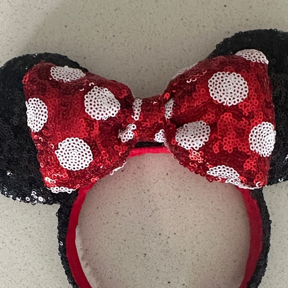 Disney Red and Black Sequin Minnie Headband - Picture 3 of 4